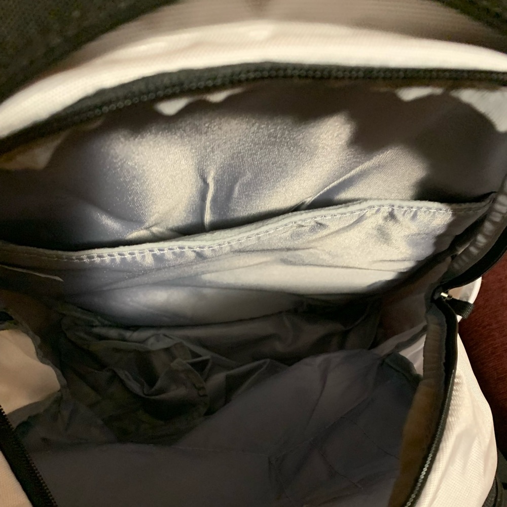 New without tags Back Pack - Picture 2 of 4